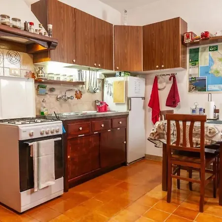 Charming House In With Mountain View Laurino