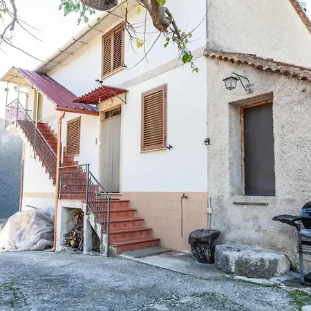 Holiday home Charming House In With Mountain View Laurino